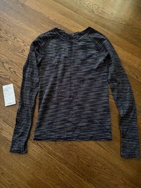 Athleta LS Momentum Spacedye Striped Active Tup - Black & White stripes